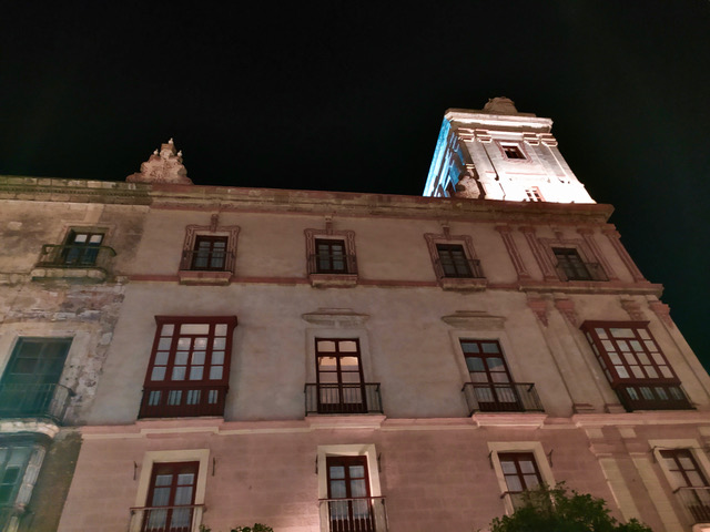 Hotel La Casa de las Cuatro Torres by night. Photo © Karethe Linaae